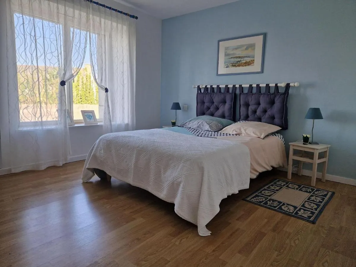 Comfortable Holiday Home With Fantastic Sea View Pordic 0*,  Francia