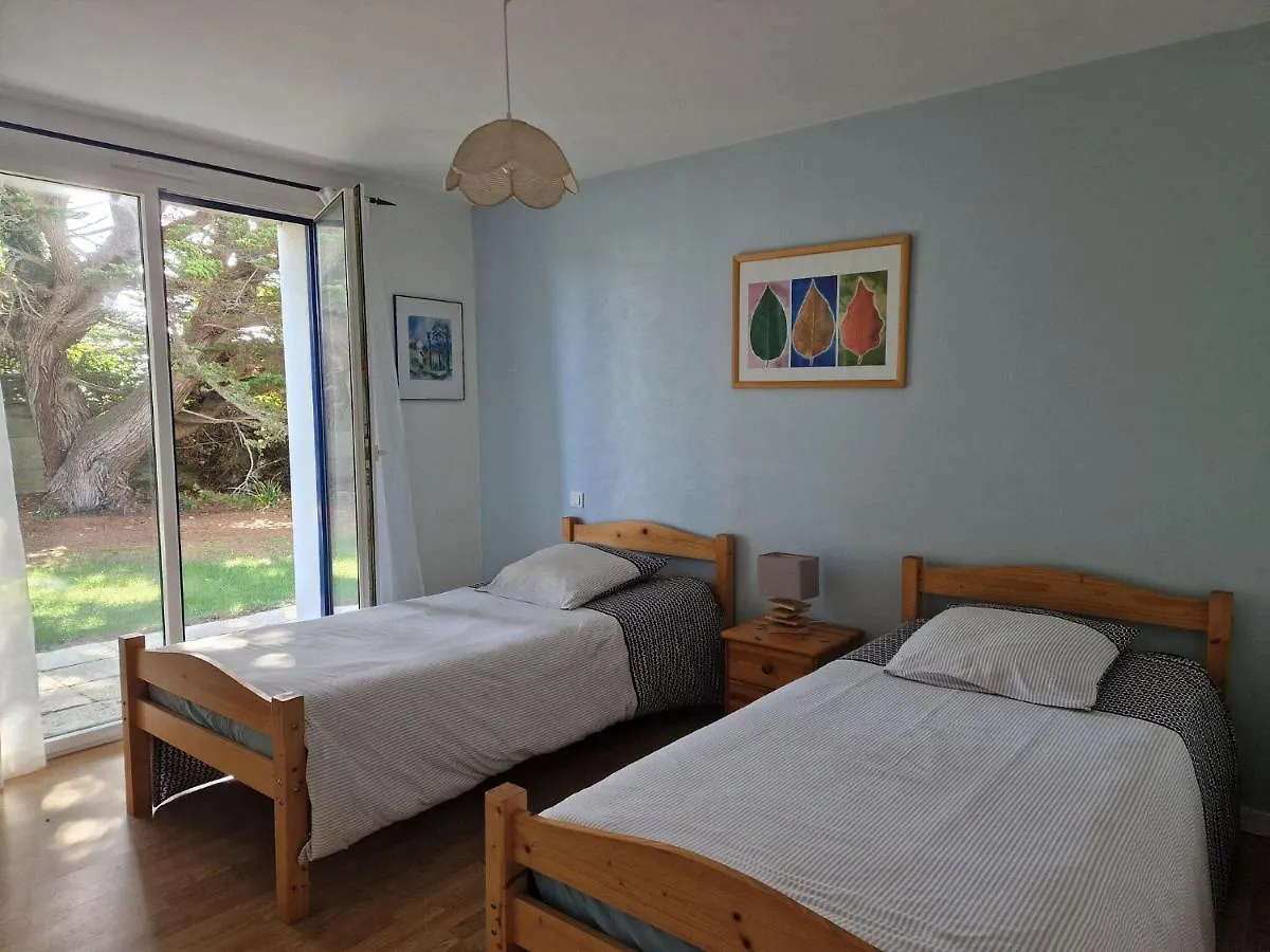 Comfortable Holiday Home With Fantastic Sea View Pordic Francia