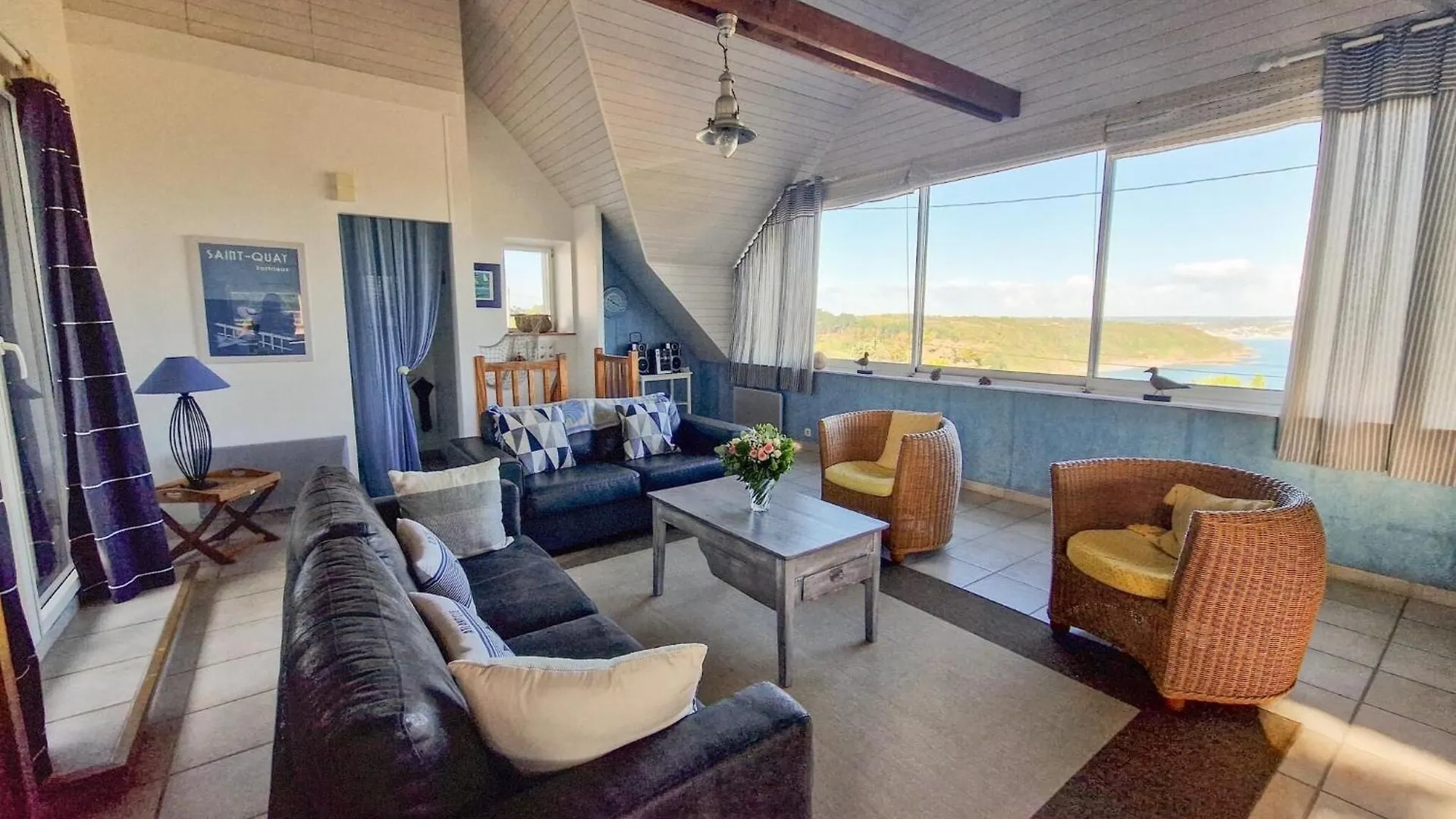 Comfortable Holiday Home With Fantastic Sea View Pordic